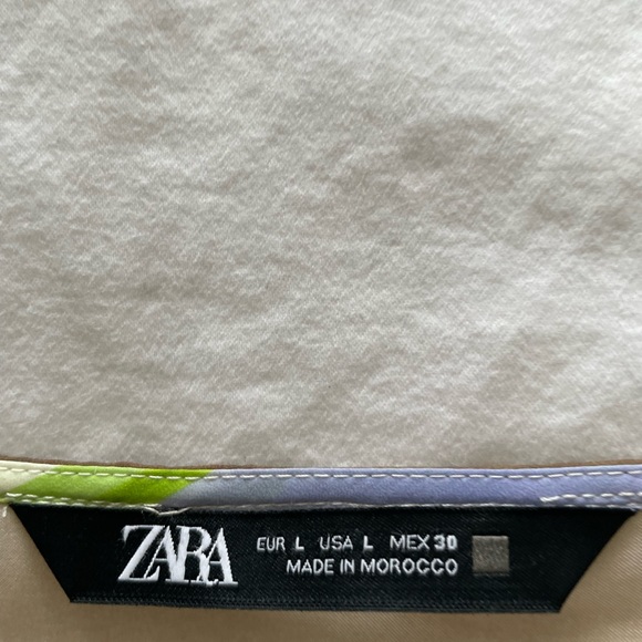 Wrap blouse.  This beautiful strip is perfect for Easter Dinners - Picture 4 of 5